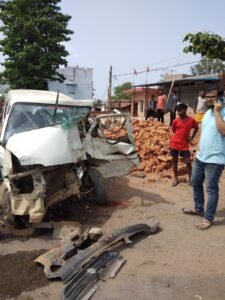 सड़क हादसे में घायल हुए लोगों में से दो की मौत ,घायलों में से एक की हालत अत्यंत नाजुक 1 IMG 20250520 WA0033 1