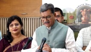 बिजली की बढ़ी दर को लेकर विधानसभा में हंगामा नाराजगी के बाद भी नेता प्रतिपक्ष ने मुख्यमंत्री को दिया धन्यवाद 1 Screenshot 20250716 152421 Gallery