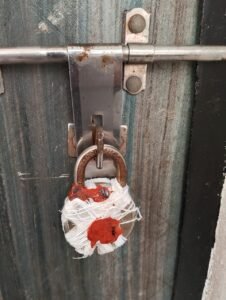 किराए के मकान में चल रहा था धर्मांतरण का खेल, सिरगिट्टी पुलिस ने एफआईआर दर्ज कर पहली बार मकान किया सील, देखिए वीडियो 1 IMG 20250811 WA0036