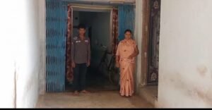 घर सुना छोड़कर गए दशगात्र में .घर में रखे एक लाख नगदी समेत आभूषण की चोरी 3 IMG 20250822 104123