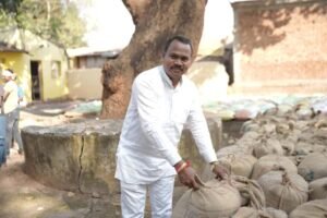 छत्तीसगढ़ की उन्नत धान खरीदी व्यवस्था से संवर रही किसानों की तकदीर 1 WhatsApp Image 2025 11 20 at 17.15.42