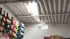 दुकान में चोरी की, चिप्स और अमूल मिल्क को कर दिया साफ. खुशबू जनरल स्टोर्स के संचालक को नुकसान, वारदातों से लोग चिंतित 1 vlcsnap 2025 11 19 15h57m57s726