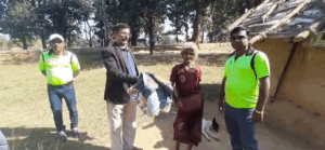 गुडरुमुड़ा में हरियर धरती ने बांटे गर्म कपड़े . रेल कर्मचारियों का संगठन पिछले कई साल से कर रहा काम 1 vlcsnap 2025 12 10 17h43m47s887 1