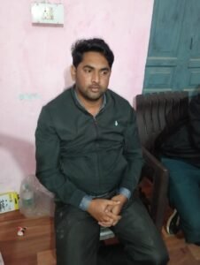 2026 की पहली ACB की कार्यवाही, धर्मजयगढ़ SDM कार्यालय के बाबू अनिल कुमार चेलक गिरफ्तार, ACB टीम ने अनिल चेलक को 1 लाख रुपये रिश्वत लेते रंगे हाथों पकड़ा, देखिए वीडियो 1 IMG 20260102 WA0062