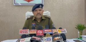 मलिक के घर नौकरानी ने की चोरी , चोरी का जेवर खरीदने वाले के साथ महिला भी गिरफ्तार, देखिए वीडियो 1 Screenshot 20260119 151324 Gallery 1