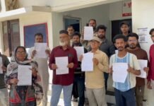 SIR से एक ही समुदाय के मतदाताओं के नाम हटाने की जारी है साजिश, भड़के वोटर्स ने थाने में की शिकायत