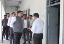 लाइवलीहुड कॉलेज कोरबा में विभिन्न प्रशिक्षण कार्यक्रमों का कलेक्टर ने किया निरीक्षण