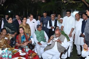 डॉ चरण दास महंत के निवास पहुंचे दिग्विजय सिंह 5 IMG 20260225 WA0207