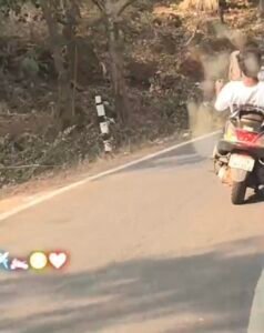 देखिए कैसे स्कूटी चालक कर रहा था खतरनाक स्टंट 1 Screenshot 20260221 135009 Gallery