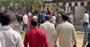 मासूम की मौत से आक्रोशित लोगों ने कर दिया है घेराव , मेडिकल कॉलेज अस्पताल के गेट पर बैठ गए हैं लोग 1 Screenshot 20260225 134452 Gallery