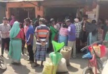 ग्रामीण क्षेत्रों में राशन के लिए मारामारी, लोग हुए परेशान.कई चक्कर लगाने के बाद भी वंचित हुए उपभोक्ता