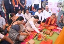 शासकीय स्कूलों के बुनियादी सुविधाओं के विकास के लिए संकल्पित होकर कार्य कर रही विष्णु देव सरकार : उद्योग मंत्री लखन लाल देवांगन