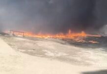 प्लास्टिक रॉ मैटेरियल फैक्ट्री में लगी आग , देखिए वीडियो