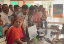 सिलेंडर का संकट, एजेंसियों पर रात से लगी लाइन, कमर्शियल सिलेंडर नहीं मिलने से होटल रेस्टोरेंट बंद होने की कगार पर,सरकार बोली घबराएं नहीं