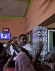 सरपंच पति की दबंगई! शिकायत से नाराज़ होकर घर में घुसकर किया विवाद, वीडियो वायरल 1 Screenshot 20260315 122640 Gallery