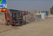 कबाड़ व्यवसाई के निर्माण को किया जा रहा है जमीदोज , सुबह से ही नगर निगम कर रहा है कार्रवाई , देखिए वीडियो