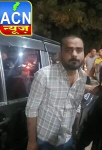 निहारिका घंटाघर में जमकर मारपीट लाइव वीडियो आया सामने ,पुरानी रंजिश को लेकर हुई मारपीट, स्कॉर्पियो सवार युवक था शराब के नशे में था धुत्त, देखिए वीडियो 1 Screenshot 20260323 125833 Gallery