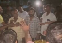 गौ तस्करी के आशंका पर गौ सेवक और खटाल संचालक में जमकर विवाद,वाहन में भरे आधा दर्जन से अधिक मवेशी, देखिए वीडियो