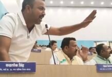 अवैध कबाड़ व्यवसाय व निगम के पंजे से थोड़े गए कबाड़ चोरों के आशियाने का मुद्दा उठाया पार्षद चंद्रलोक सिंह ने,निगम आयुक्त की कार्यवाही को बताया न्यायसंगत, अपराधियों को सहयोग करने वाले पार्षद की भी लगाई क्लास,ऐसी कार्यवाही अपराधियों पर होती रहे कहा चंद्रलोक ने,देखिए निगम के बजट के दौरान के बीच का यह वीडियो