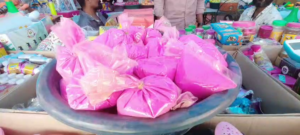 होली के गुलाल रंगों और पिचकारियों से गुलजार हुआ बाजार, लोग बोले हर्षोल्लास और उमंग के साथ मनाएंगे होली 2 vlcsnap 2026 03 02 17h19m33s460