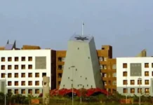 छत्तीसगढ़ में सरकारी कर्मचारियों को सख्त चेतावनी : राजनीति और बाहरी पदों पर पूरी तरह प्रतिबंध, उल्लंघन पर होगी कार्रवाई