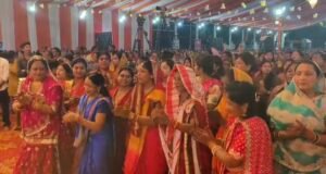 जब मुख्यमंत्री की धर्मपत्नी झूमने लगी, देखिए वीडियो 1 Screenshot 20260409 120041 Gallery