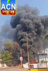 ट्रांसफार्मर की चिंगारी बनी शोला, थाना बाँकी मोंगरा-सुतर्रा कटघोरा मुख्य मार्ग पर टायर गोदाम में भीषण आग , ट्रांसफार्मर की चिंगारी बनी वजह ,घटना के बाद मचा हड़कप, दमकल वाहन को दी गई सूचना, देखिए वीडियो 1 Screenshot 20260412 155600 Gallery