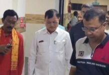 उद्योग मंत्री लखन देवांगन मिले घायलों से ,देखिए वीडियो