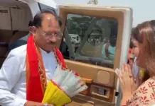 कवर्धा जिले के कुई-कुकदुर में उतरे सीएम साय : हेलीकॉप्टर की आवाज सुनते ही ग्रामीणों और प्रशासन में हलचल हुई तेज