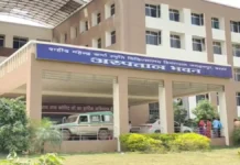 अस्पताल की तीसरी मंजिल से पति ने लगाई छलांग : पत्नी की बीमारी से था परेशान, खतरे से बाहर