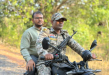 सुशासन की मोटरसाइकिल से दुर्गम पहाड़ों तक पहुँचे कलेक्टर-एसपी