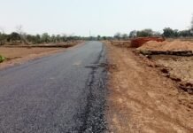 बिलासपुर में सड़क निर्माण में भ्रष्टाचार का आरोप, 1.40 करोड़ की सड़क बनी ‘उखड़ती सड़क’