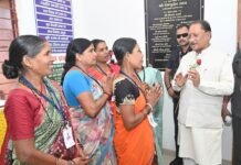 गाँव के द्वार पहुँची डिजिटल सरकार : बड़ेकनेरा का ‘सेवा सेतु’ मॉडल बना ग्रामीण सुशासन की नई मिसाल – मुख्यमंत्री श्री विष्णुदेव साय