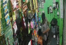 दुकान के दो ताले तोड़कर लाखों की चोरी, CCTV में कैद हुई वारदात; पुलिस से कड़ी कार्रवाई की मांग