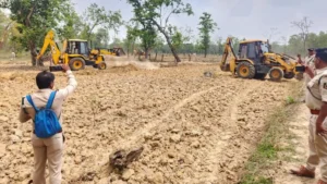 kondagaon Forest Dept removed encroachment. 1781177762