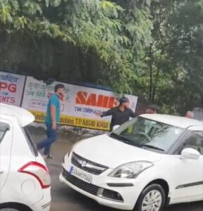 कोरबा एसपी जरा देखिए ,नशे में धुत्त रईस जादे ने बोलेरो चालक को दौड़ा-दौड़ा कर पीटा , वीडियो हुआ वायरल 1 IMG 20260708 WA0183