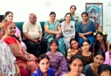 गरीब घर की बच्चियों को बनाया गया आत्मनिर्भर ,शक्ति स्वरूपा की टीम ने बच्चियों को दिलाया प्रशिक्षण , देखिए वीडियो