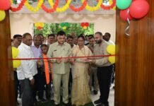उद्योग मंत्री लखन लाल देवांगन ने जैन स्वाध्याय भवन के जीर्णोद्धार कार्य का किया लोकार्पण, बुधवारी स्थित जैन मिलन समिति को उद्योग मंत्री ने दी महत्वपूर्ण सौगात , महापौर, वार्ड पार्षद एवं समाज के गणमान्य जनों की उपस्थिति मे संपन्न हुआ कार्यक्रम