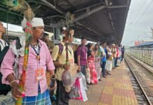 बदलते बस्तर का संदेश लेकर दिल्ली रवाना हुआ बस्तर का प्रतिनिधिमंडल,राष्ट्रपति से करेंगे मुलाकात, बस्तर की समृद्ध जनजातीय संस्कृति से कराएंगे परिचित