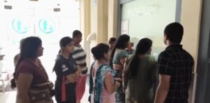 नवजात जुड़वा में से एक की मौत,परिजनों ने चिकित्सकों पर लगाया लापरवाही का आरोप , गंभीर होने के बाद भी नहीं छोड़ा जा रहा था अस्पताल से ,देखिए वीडियो 1 Screenshot 2026 07 19 11 29 01 85 6012fa4d4ddec268fc5c7112cbb265e7