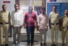 ए सी बी अधिकारी बनकर डी ई ओ से वसूली की कोशिश , फर्जी अधिकारी को पुलिस ने कर लिया गिरफ्तार