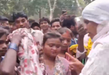 महिलाओं की भीड़ ने चार महिलाओं की बेरहमी से की पिटाई, वीडियो वायरल