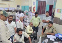 पानी निकासी विवाद से भड़की हिंसा : दो परिवारों के बीच जमकर मारपीट, 15 घायल