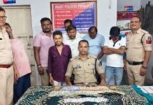 वन टू का फोर करते पकड़े गए जुआड़ी,14लाख 40 हजार रुपए जुआरियो से बरामद, देखिये वीडियो
