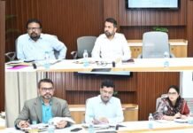 मुख्य सचिव ने नक्सल मुक्त क्षेत्रों में अधोसंरचना विकास और बुनियादी सुविधाओं को प्राथमिकता देने के दिए निर्देश