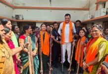 भाजपा महिला मोर्चा के तीज उत्सव में दिखी छत्तीसगढ़ी संस्कृति की मनमोहक छटा….
