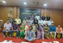 संकेत साहित्य समिति द्वारा पावस गोष्ठी का आयोजन ,कविताओं का देर रात तक आनंद उठाया साहित्य प्रेमियों ने ,देखिए वीडियो