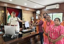 हिंदू नारायणी सेना ने एसपी से की मुलाकात,सावन में कनकीधाम जाने वाले श्रद्धालुओं को परेशान करने वालों पर कठोर कार्रवाई की मांग,एसपी ने दिया कार्रवाई का आश्वासन