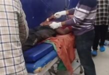 पेंड्रा ब्रेकिंग: तेज रफ्तार बाइक ट्रैक्टर से टकराई, एक युवक की मौत और दो गंभीर; बिलासपुर रेफर