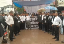 बालकों के खिलाफ मैदान में उतरा अधिवक्ता संघ, सड़कों को दुरुस्त नहीं किया गया तो वकील करेंगे उग्र आंदोलन, देखिए वीडियो